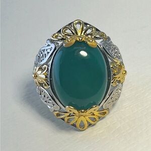 🗽 Verde Onyx Gemstone Ring in 18K YG Plated in Platinum Bond . Size: 6 3/4